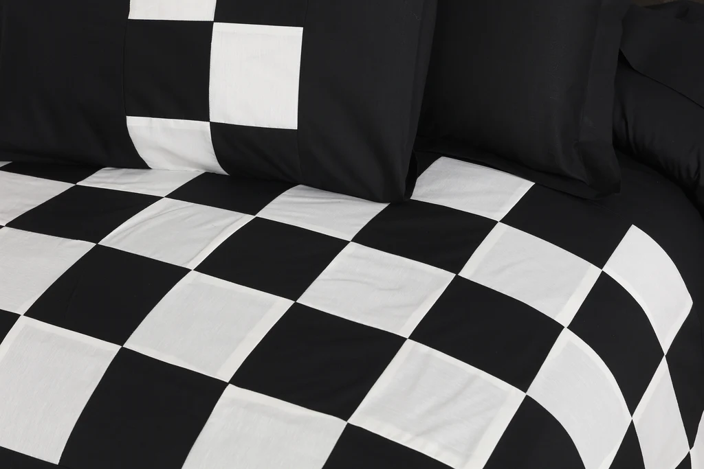 8 Pcs Chess Duvet Set  - Black & White (275)