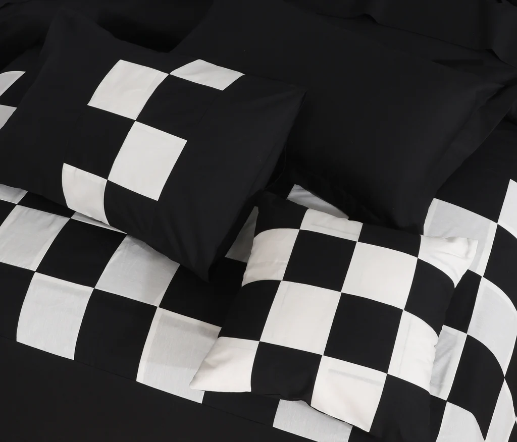 8 Pcs Chess Duvet Set  - Black & White (275)